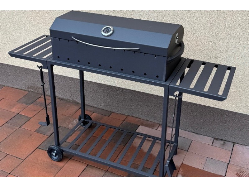 Мангал з кришкою: універсальний інструмент для грилю та барбекю