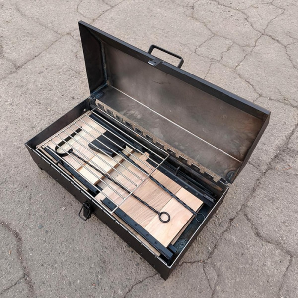 Мангал-гриль з кришкою 3 мм на 12 шампурів з решіткою-гриль та столиками