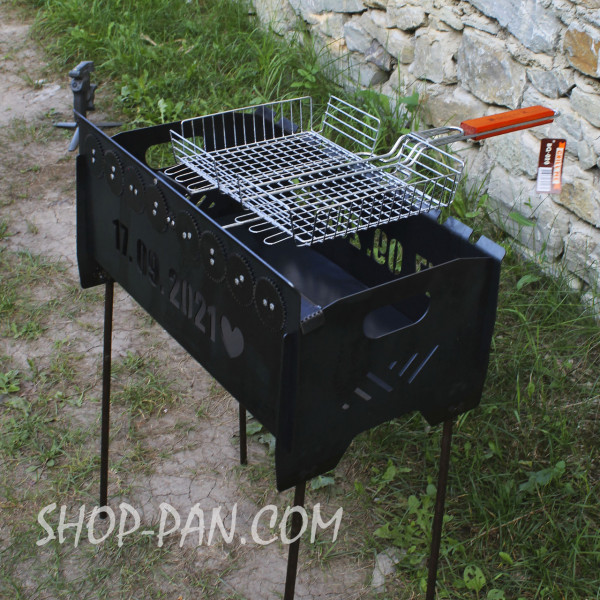 Мангал на длинных ножках со встроенной шашлычницей и мотором на 6 шампуров 3 мм.