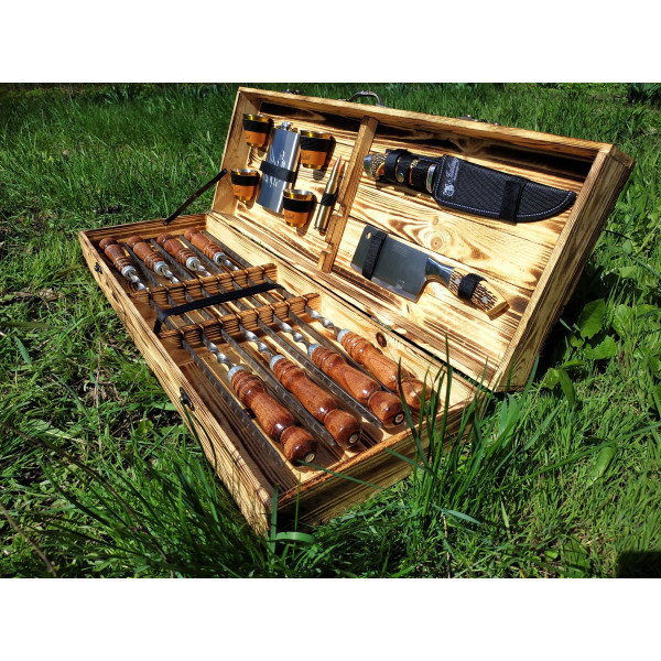 Набір подарункових шампурів у дерев'яному кейсі (2027)