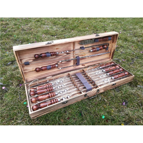 Набор подарочных шампуров в деревянном кейсе (VК-010)