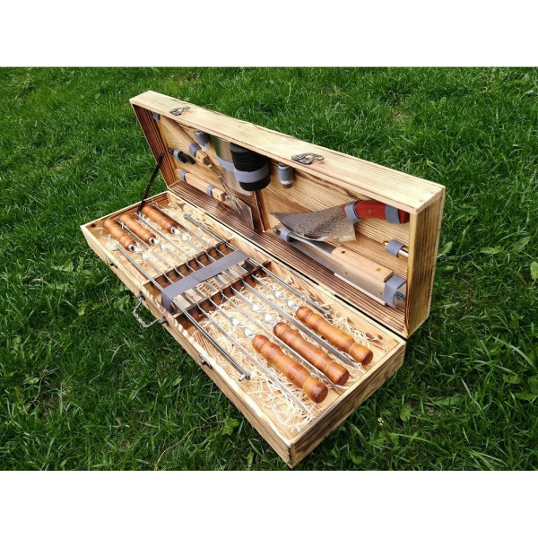 Набор подарочных шампуров в деревянном кейсе (М-017)