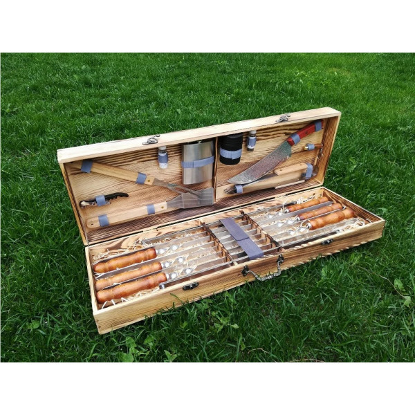 Набор подарочных шампуров в деревянном кейсе (М-017)
