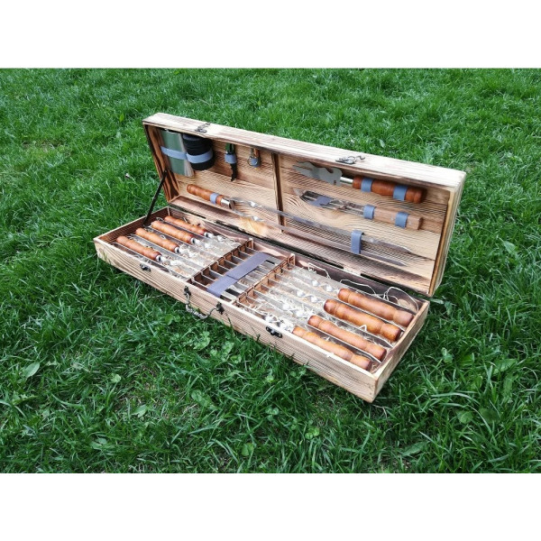 Набор подарочных шампуров в деревянном кейсе (М-018)