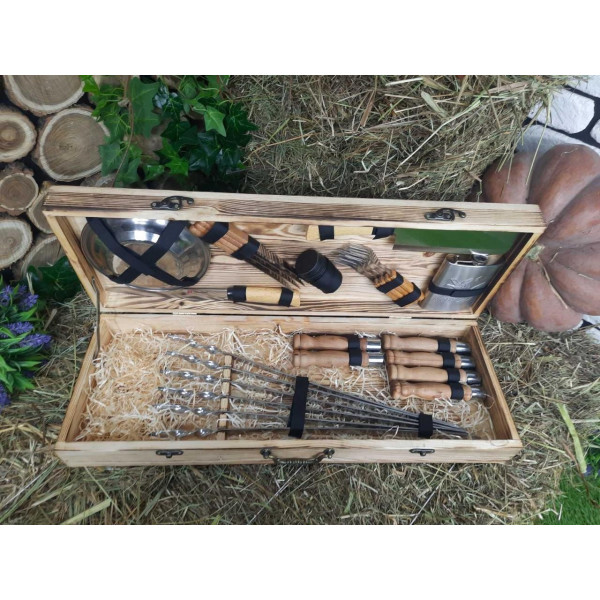 Набір розбірних шампурів у подарунковому кейсі (Р-003)