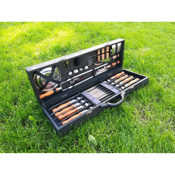 Набір шампурів BLACK BOX в дерев'яному кейсі (LK-006)