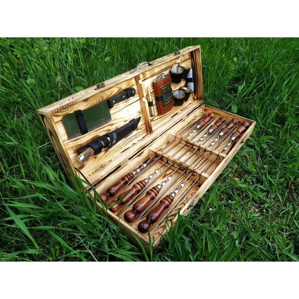 Набір шампурів КИЗЛЯР подарунковий у дерев'яному кейсі (2074)