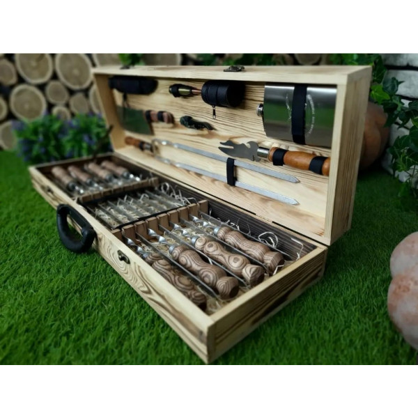 Набір шампурів у дерев'янму кейсі (003-Е)