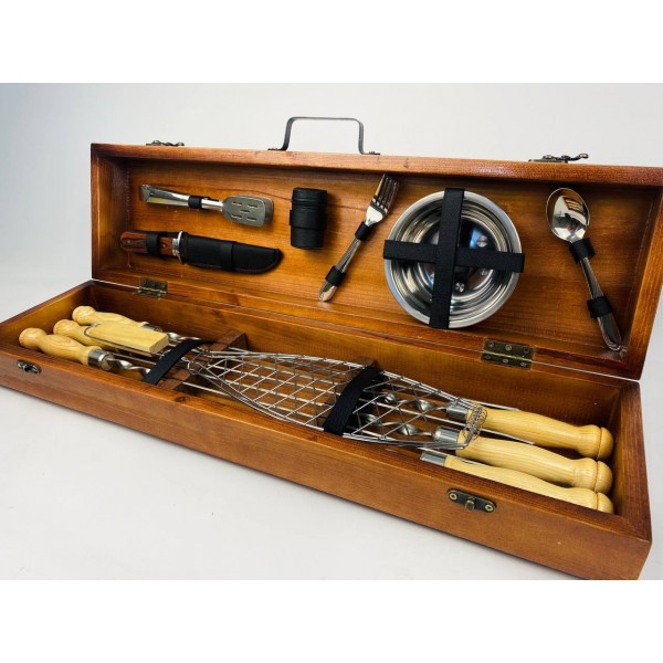 Набор шампуров в деревянном кейсе (7704)