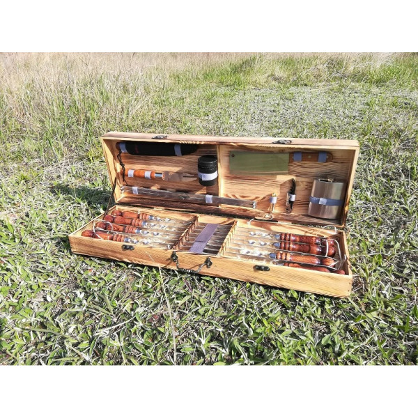 Набор шампуров в деревянном кейсе (V-011)