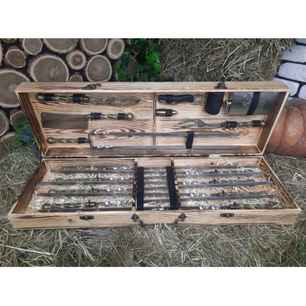 Набор шампуров в деревянном кейсе (V-103)