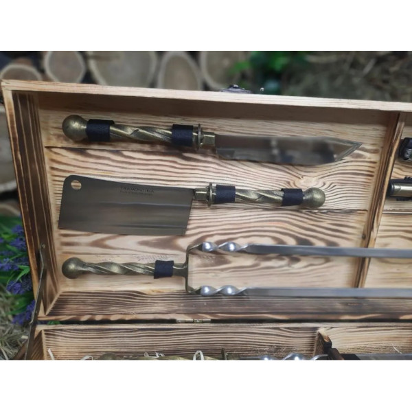 Набор шампуров в деревянном кейсе (V-103)
