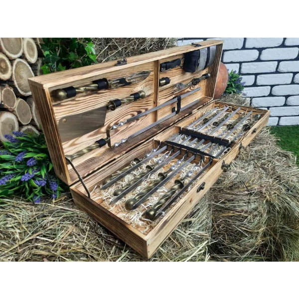 Набор шампуров в деревянном кейсе (V-103)