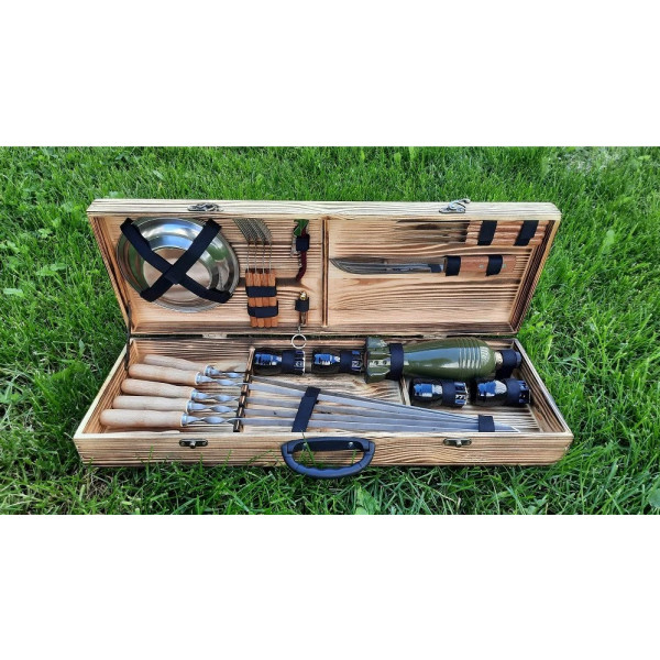 Набор шампуров в деревянном кейсе (К-001)
