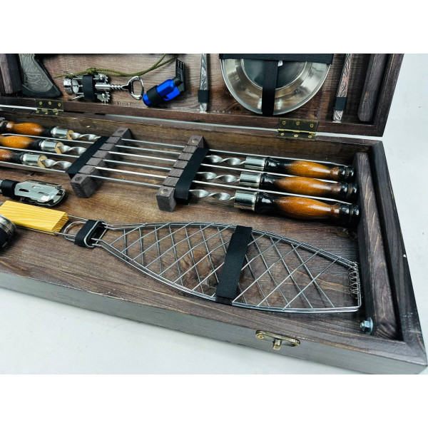 Набір шампурів у кейсі-столику (7511)