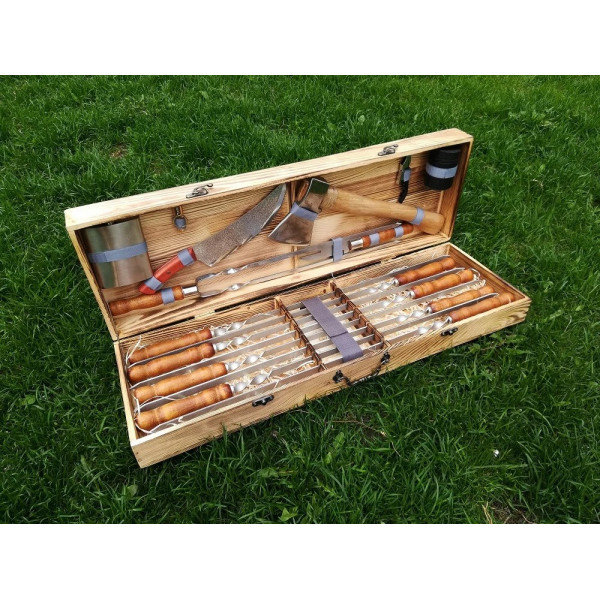 Набір шампурів в подарунковому дерев'яномк кейсі(М-003)