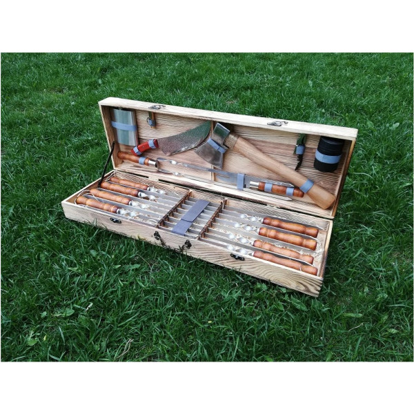 Набір шампурів в подарунковому дерев'яномк кейсі(М-003)