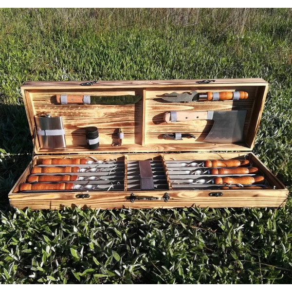 Набор шампуров подарочный в деревянном кейсе (М-020)