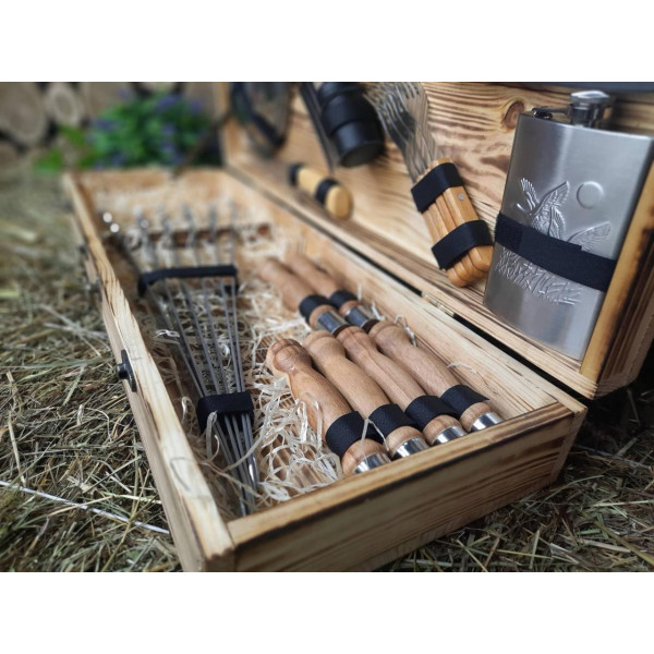 Набір розбірних шампурів у подарунковому кейсі (Р-003)