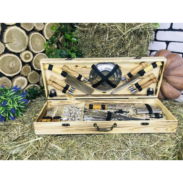 Набір розбірних шампурів у подарунковому кейсі (Р-004)
