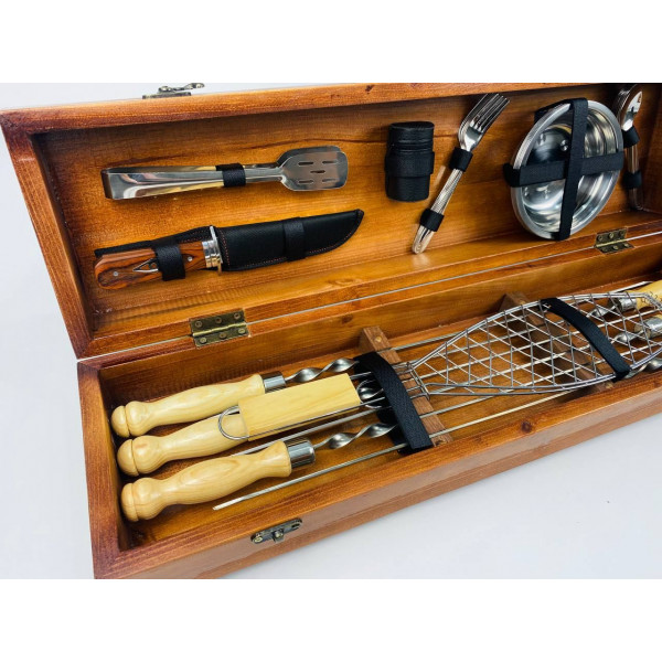 Набор шампуров в деревянном кейсе (7704)