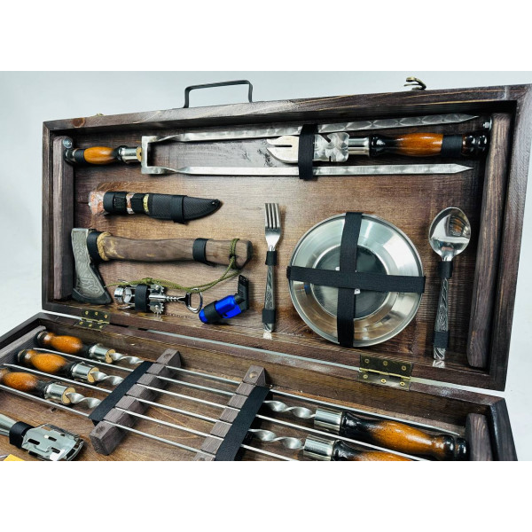 Набір шампурів у кейсі-столику (7511)