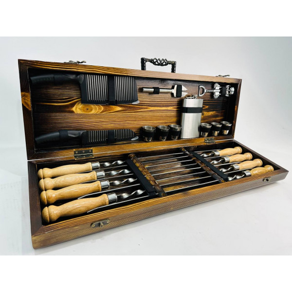 Подарунковий набір шампурів у дерев'яному кейсі