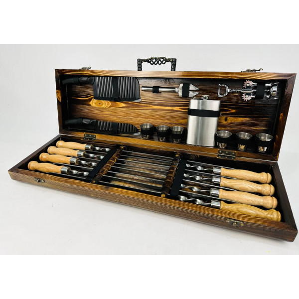 Подарунковий набір шампурів у дерев'яному кейсі