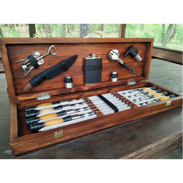 Подарунковий набір шампурів в кейсі М-16