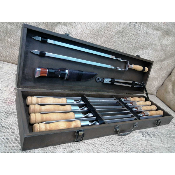 Подарунковий набір шампурів та аксесуарів для барбекю Brown-Medium1