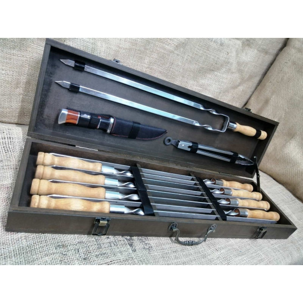 Подарунковий набір шампурів та аксесуарів для барбекю Brown-Medium1