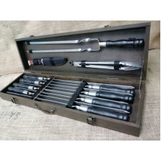 Подарунковий набір шампурів та аксесуарів для барбекю Brown-Medium2