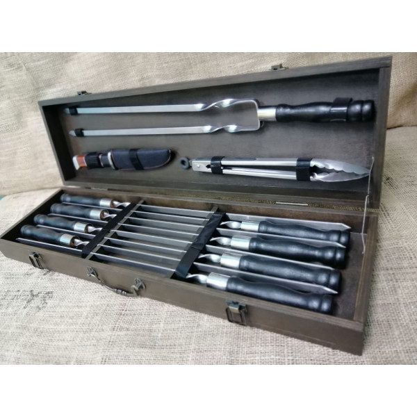 Подарунковий набір шампурів та аксесуарів для барбекю Brown-Medium2