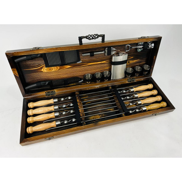 Подарунковий набір шампурів у дерев'яному кейсі