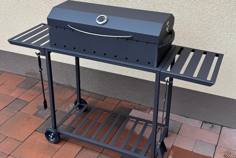 Мангал з кришкою на 11 шампурів та колесами